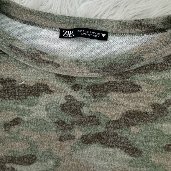 Zara Camo cropped long sleeve top in size Small - Picture 3 of 3